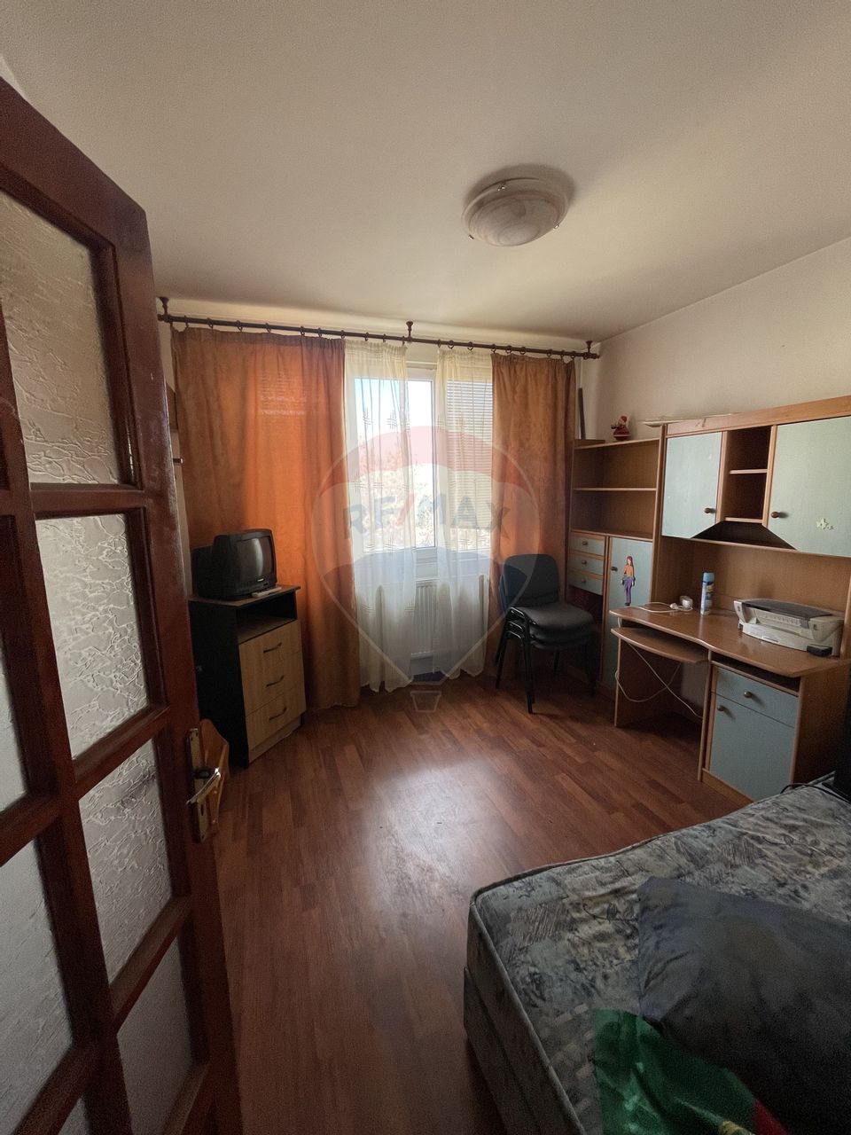 3 room Apartment for sale, Valea Oltului area