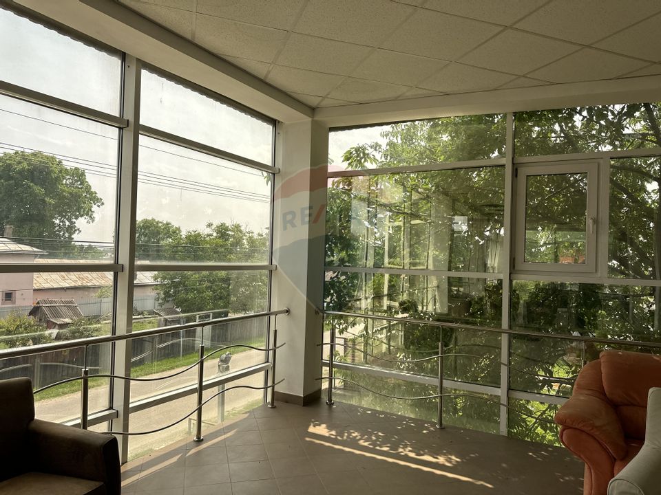 Spațiu comercial de 300 mp de vânzare