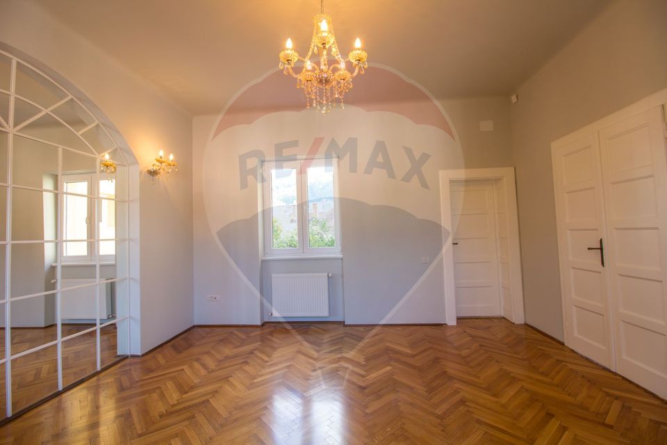 RENT!!! Office space/clinic /company headquarters