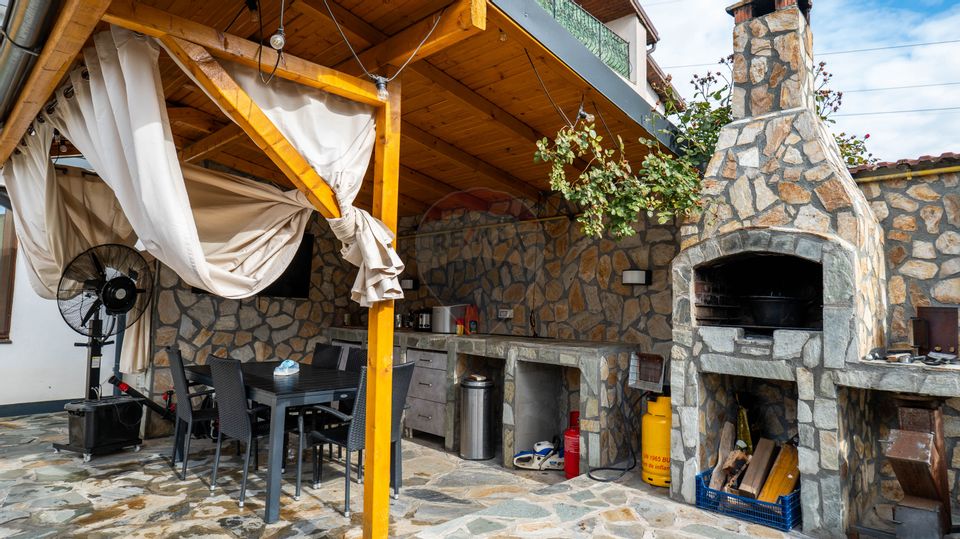 Vanzare - vilă 4 camere de complet mobilata, str. Caisului - Dobroesti