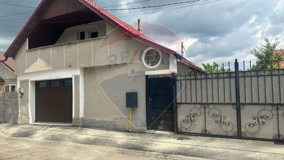 Casă de vânzare cu 5 camere în zona Calea Clujului