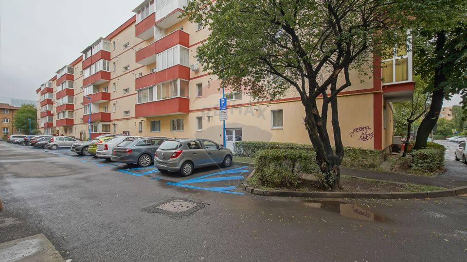 COMISION 0% | Apartament cu 3 camere | Decomandat | Tractorul Cerna |