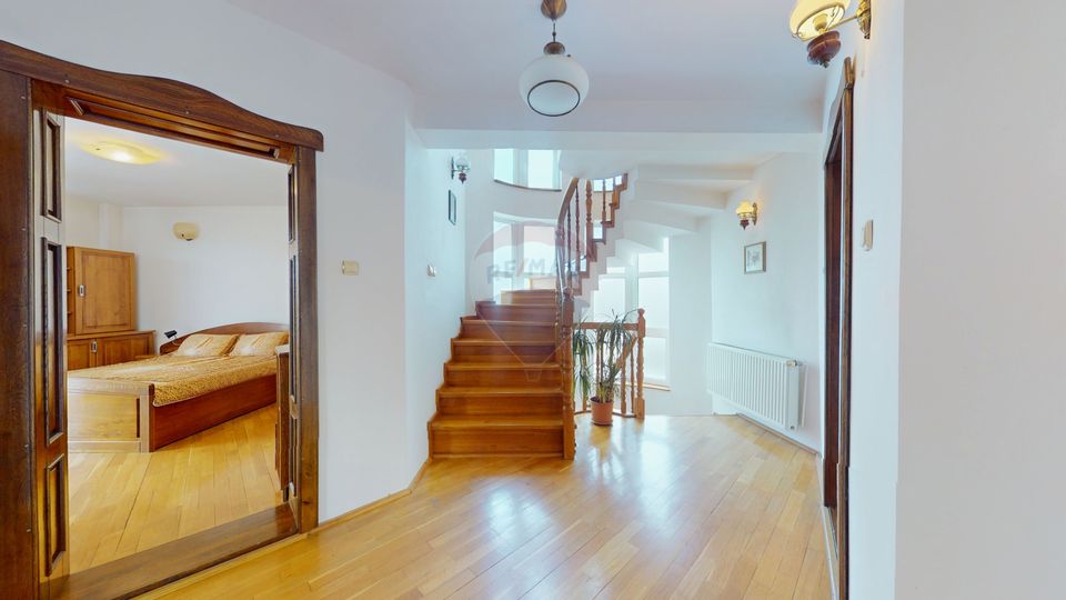 7 room House / Villa for sale, Ghimbav Livada area