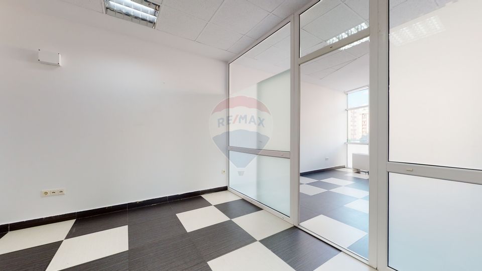 121sq.m Office Space for rent, Central area