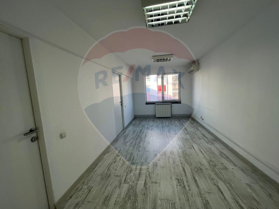 36sq.m Office Space for rent, Regie area