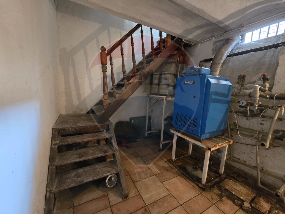 DE VANZARE Casă / Vilă cu 11 camere de vânzare în zona Parcul Carol