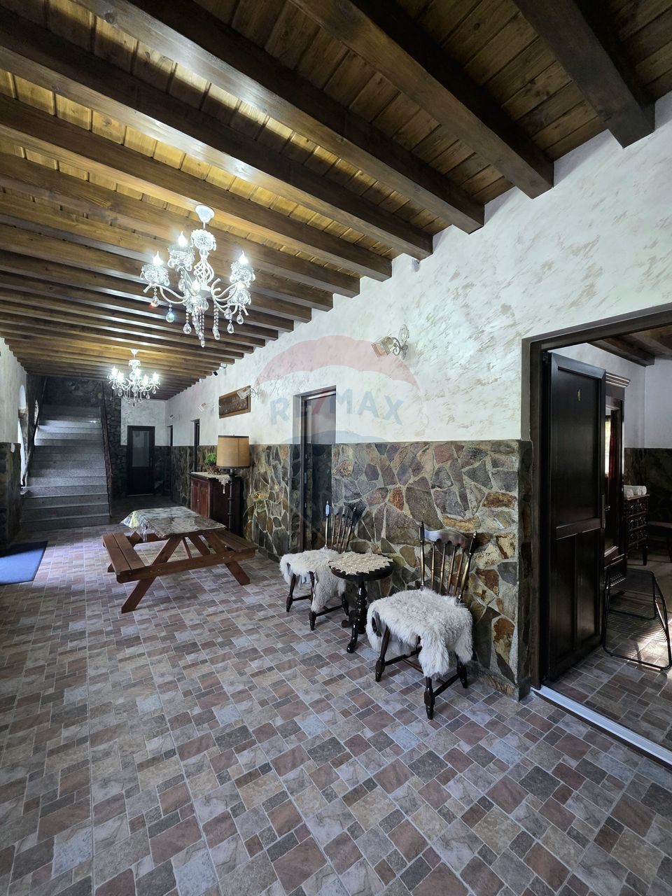 11 room Hotel / Pension for sale, Central area