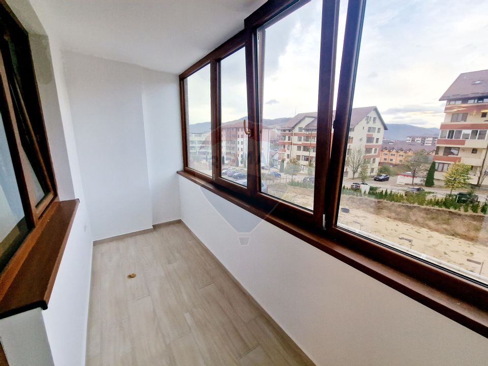 Apartament cu 3 camere de vânzare în Cartier Tei