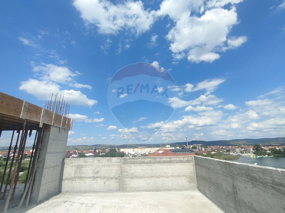 Apartament de vanzare cu gradina