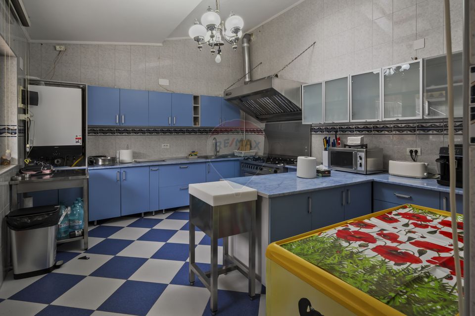 Casă / Vilă cu 6 camere de închiriat în zona Nord