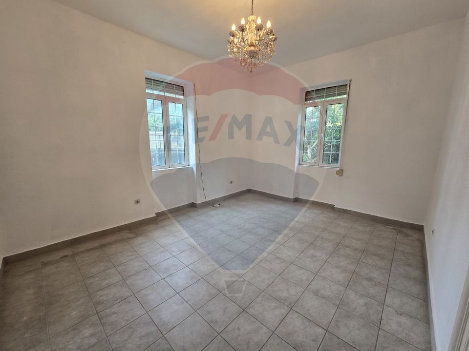 DE VANZARE Casă / Vilă cu 11 camere de vânzare în zona Parcul Carol