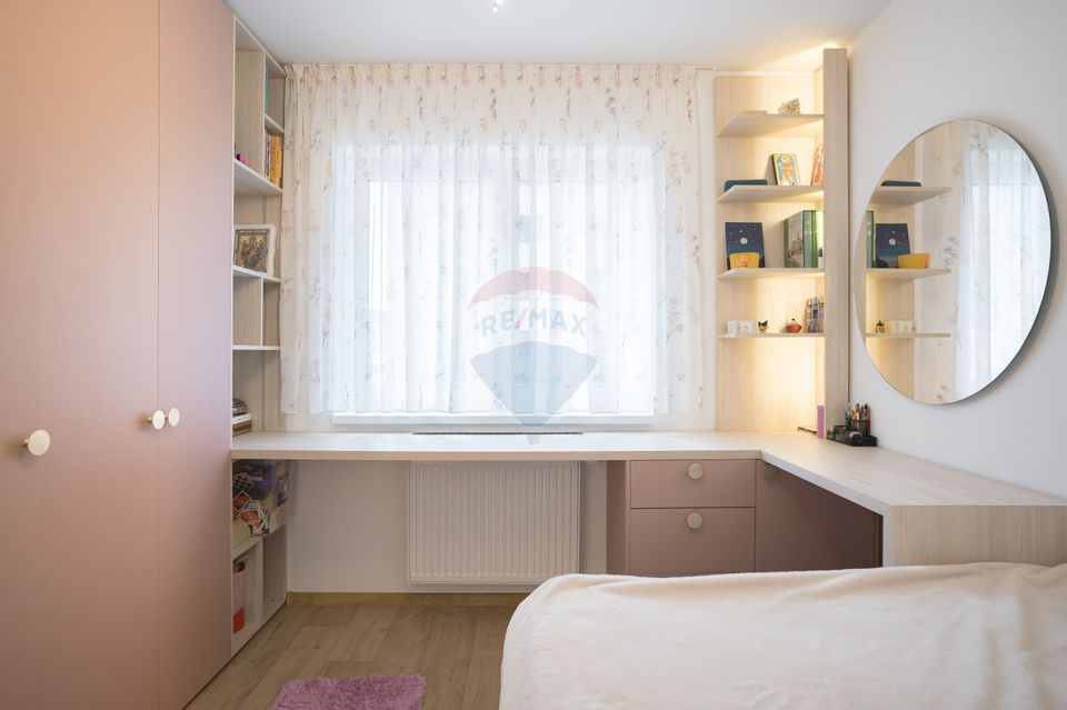 Apartament cu 3 camere decomandat, boxă și parcare la Casa Nobel