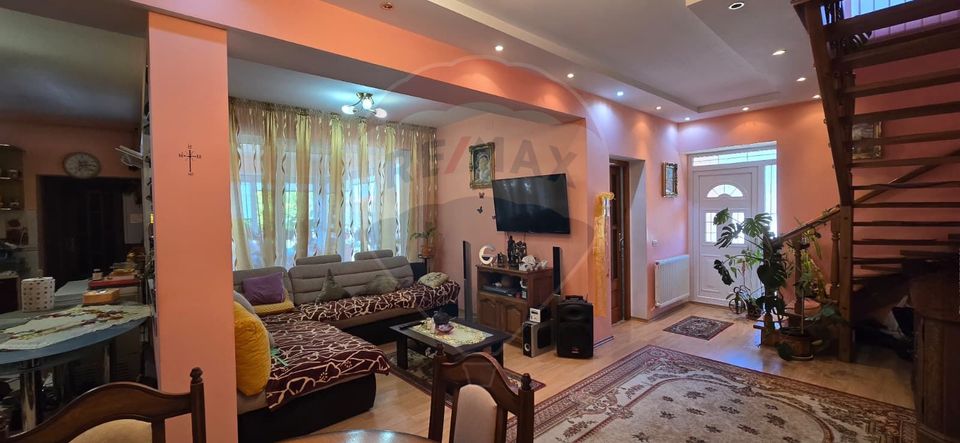 8 room House / Villa for sale, Central area