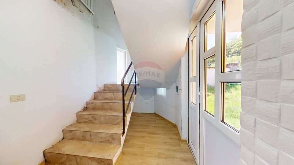 Comision 0 | Vila cu 7 camere | 1734 mp teren | Colonia 1 Mai | Vulcan