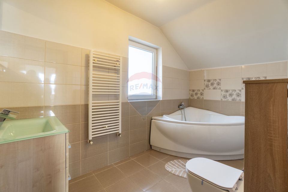 4 room House / Villa for sale