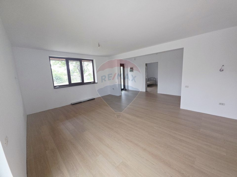 4 room House / Villa for sale