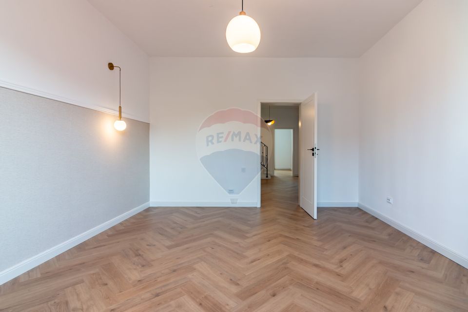 Casă individuala în Aviatiei, adiacent Bulevardul Aerogarii, 4xparcare