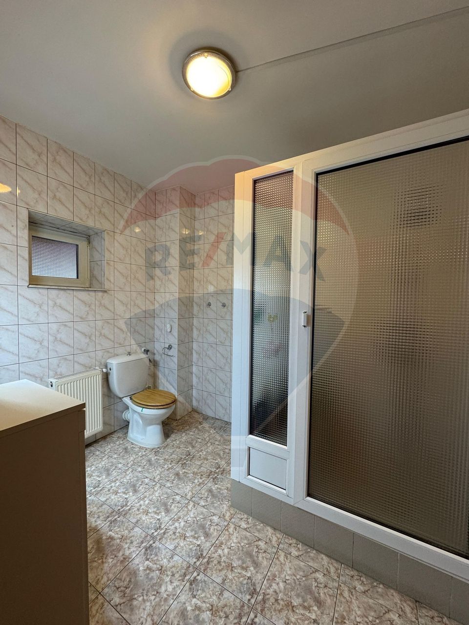 Casă / Vilă cu 10 camere de vânzare în zona Braytim