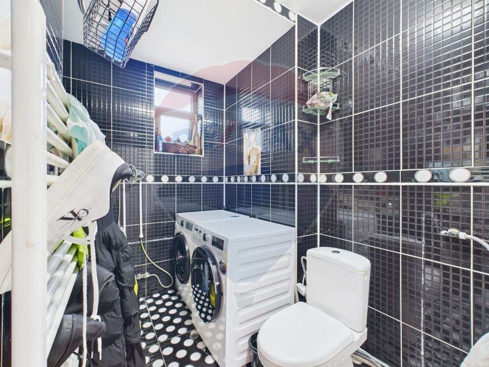 De vanzare| Casa cu piscina, saune si design elegant- Zona Matasari