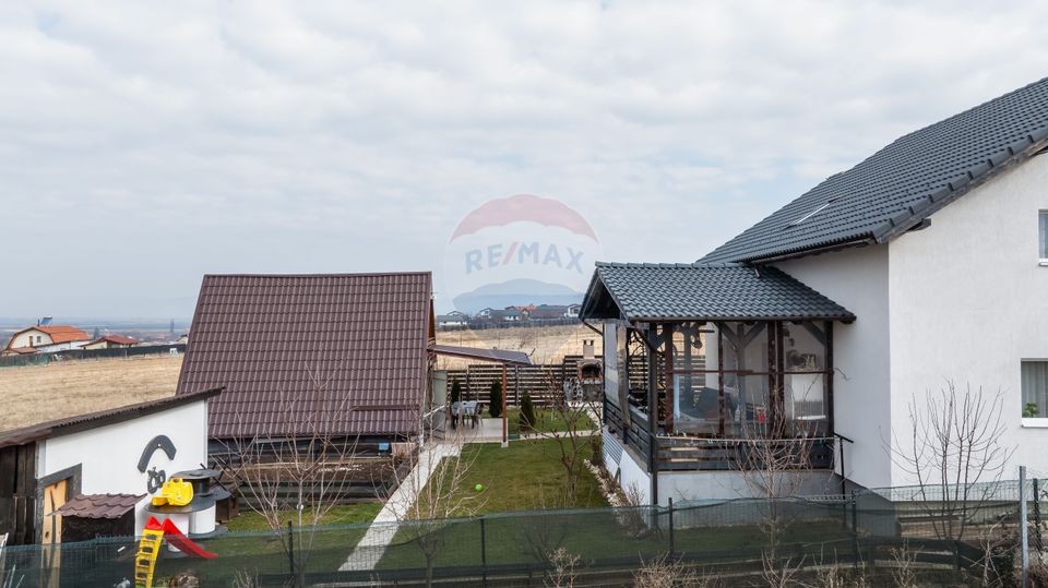 Comision zero, casa individuala + cabana A frame in Bod, la intrare