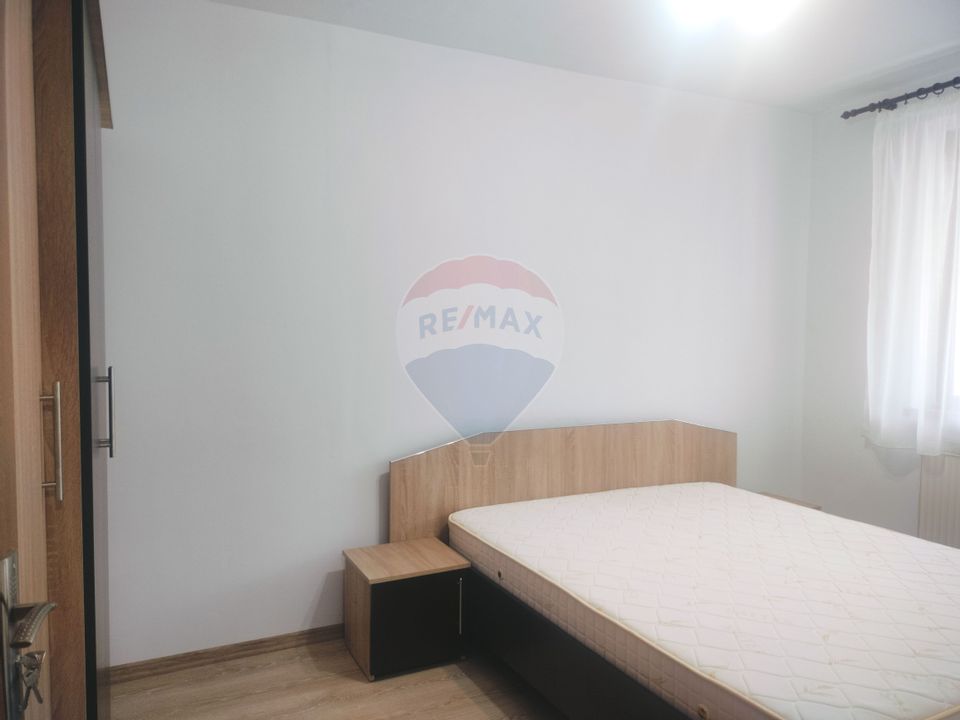 Apartament cu trei camere în zona Vitrometan- de inchiriat