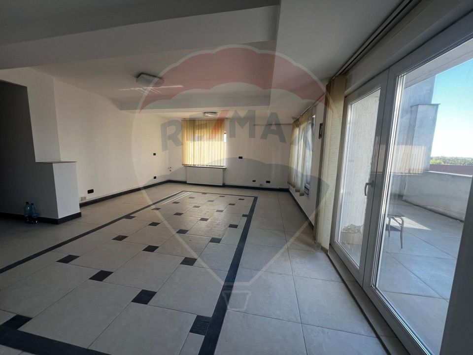 Inchiriez Apartament 3 camere cu terasa generoaasa zona Intim