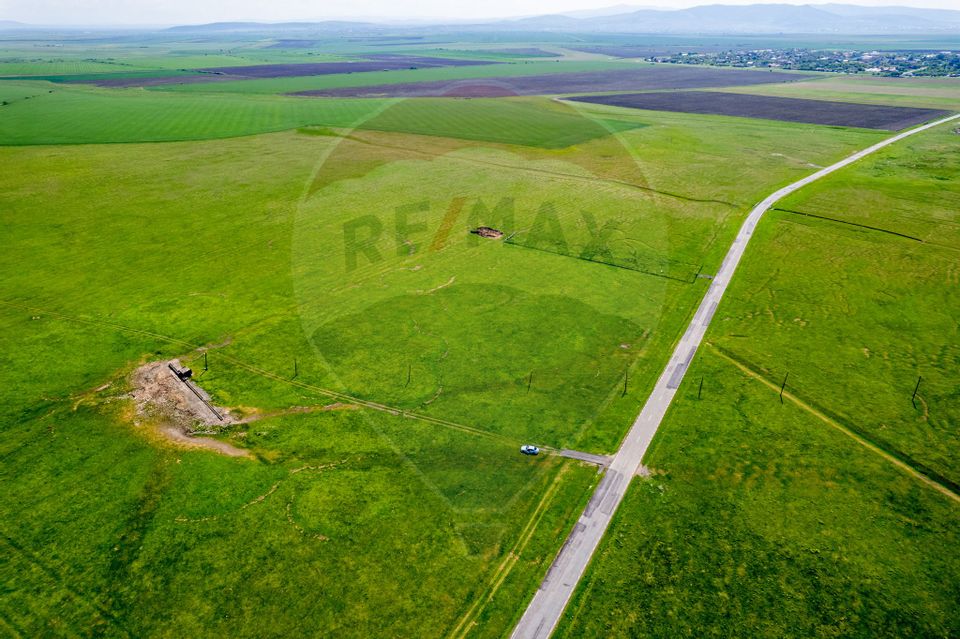 Teren agricol 5 ha, extravilan, 52 m deschidere la șosea