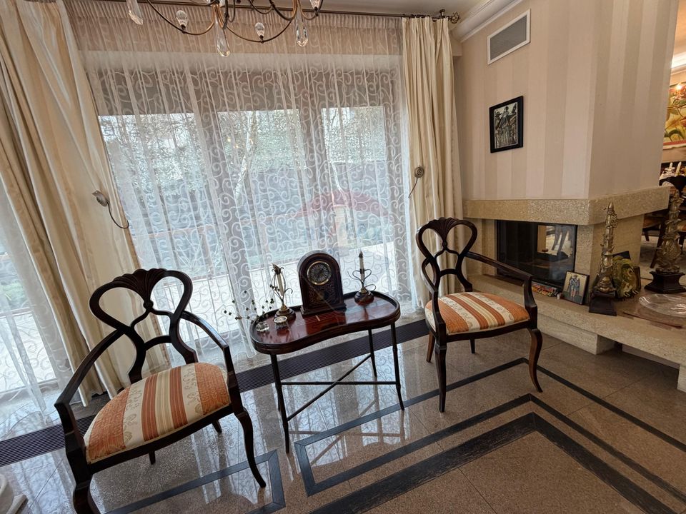 9 room House / Villa for sale