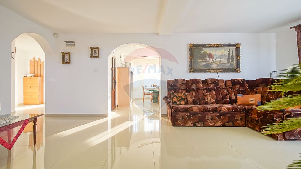 4 room House / Villa for sale
