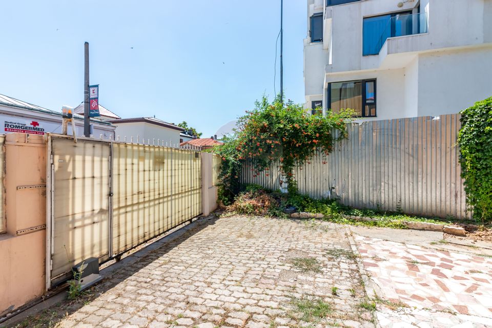 Casă / Vilă în zona Calea Calarasilor, ideal investitie, 6xparcare