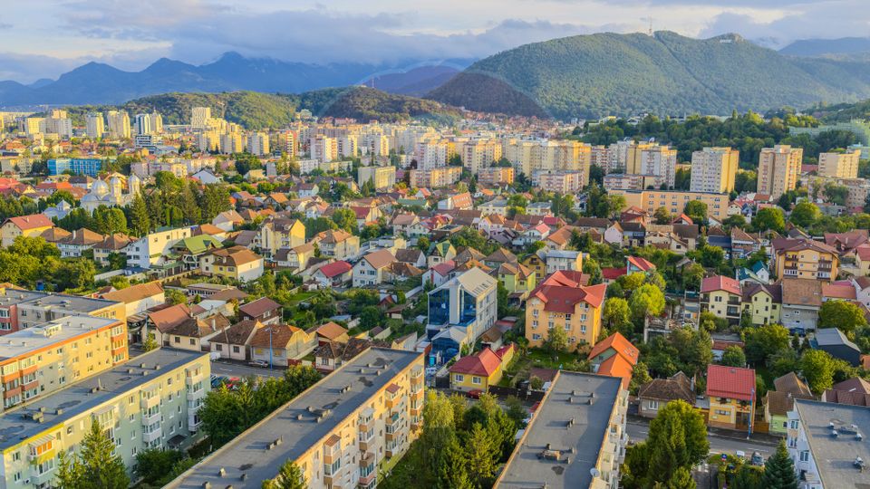 Cladire de 902 mp utili de vânzare, zona Grivitei - DN 13, COMISION 0