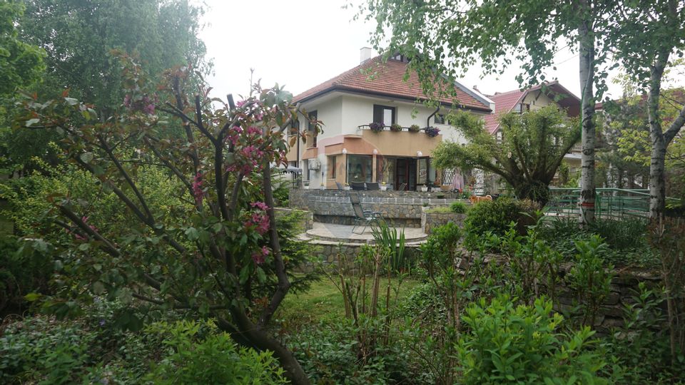 7 room House / Villa for sale