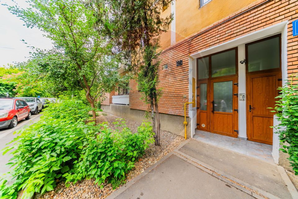 Apartament cu 2 camere de vânzare Strada Postavului