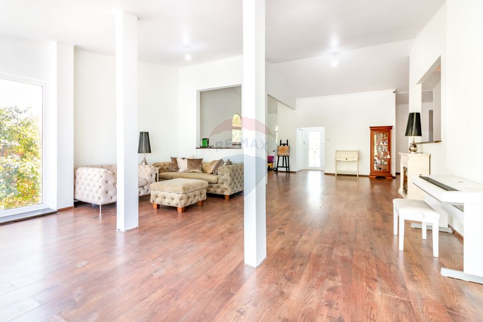 Snagov - Vila 5 camere cu terase mari si iesire directa la lac