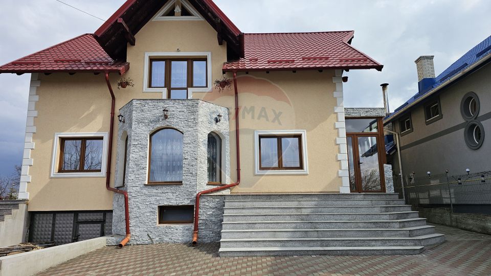6 room House / Villa for sale