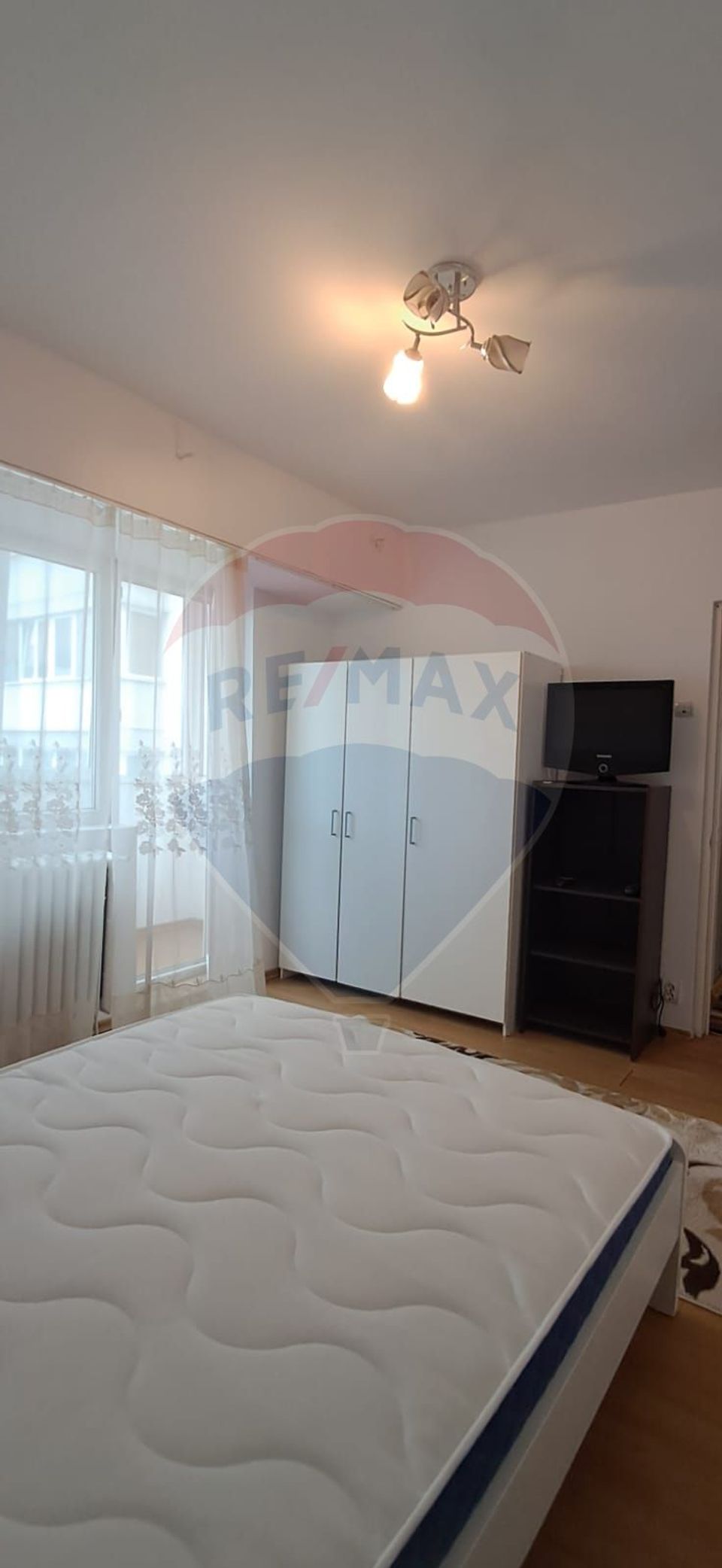 4 room Apartment for rent, P-ta Victoriei area