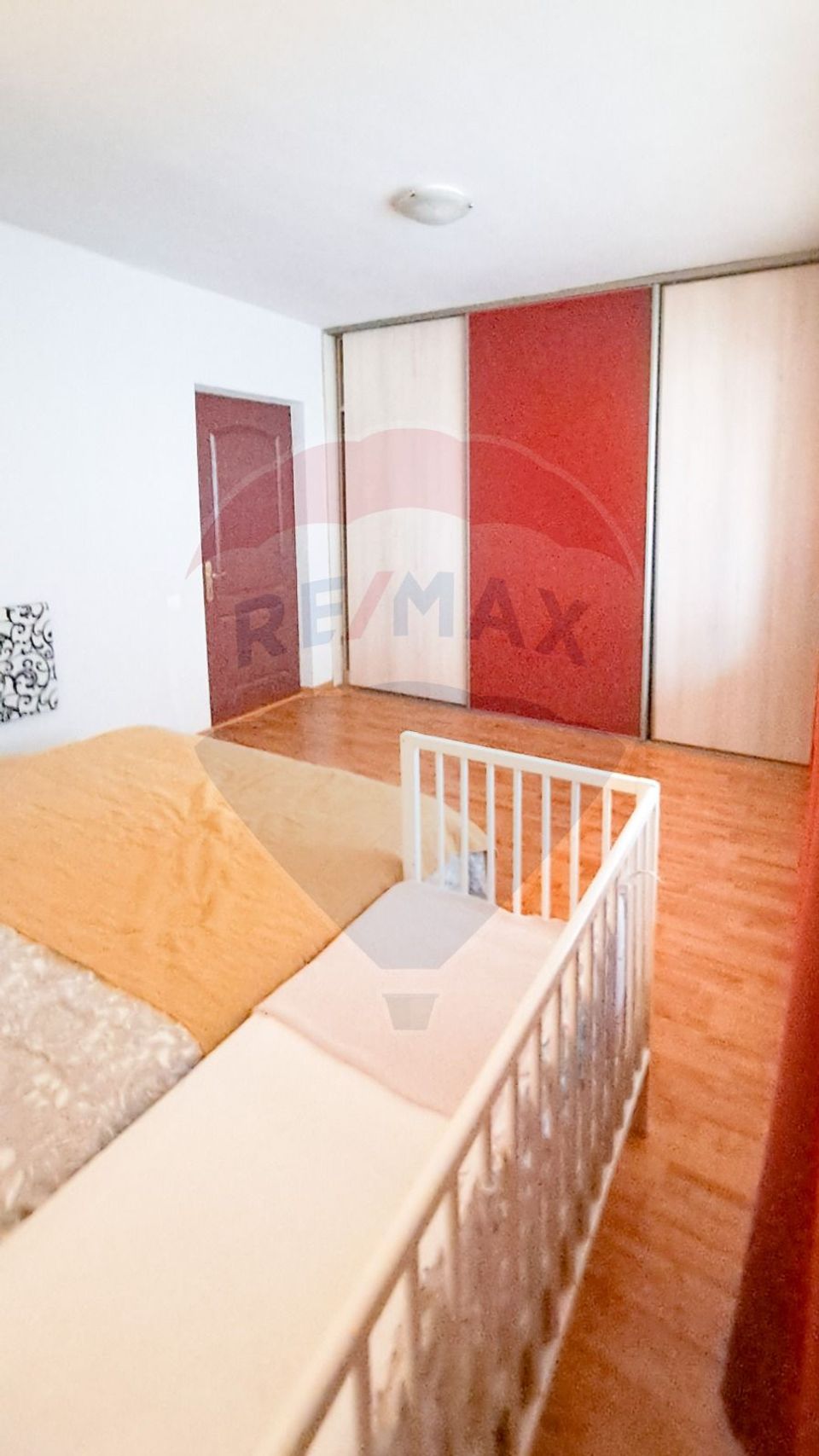 Apartament cu 2 camere de vânzare în zona Buna Ziua