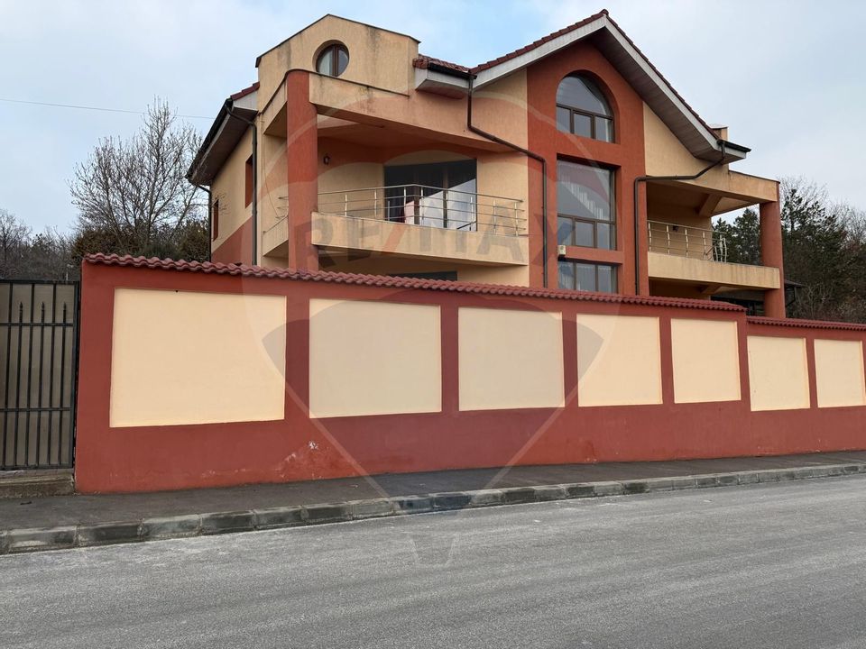 5 room House / Villa for sale, Plaiul Vulcanesti area