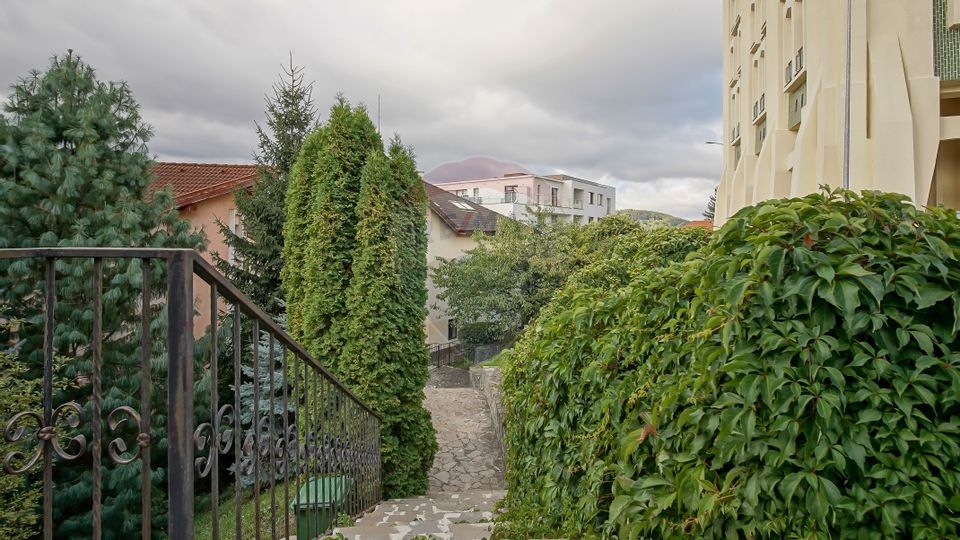 Casă / Vilă de vânzare – Strada Sitei nr. 42, Brașov