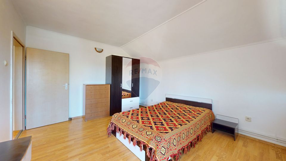 Casă individuală de vânzare | P+E+M | Central | Cristian