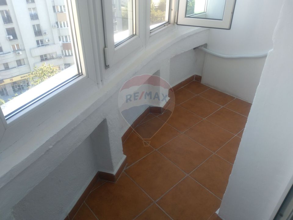 Apartament cu 3 camere de închiriat în zona Stirbei Voda