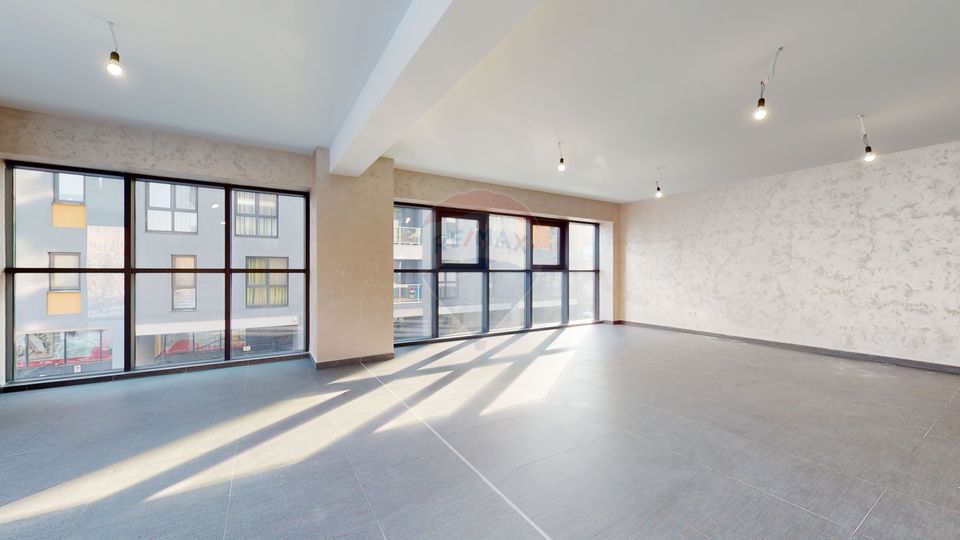 105sq.m Commercial Space for rent, Central area