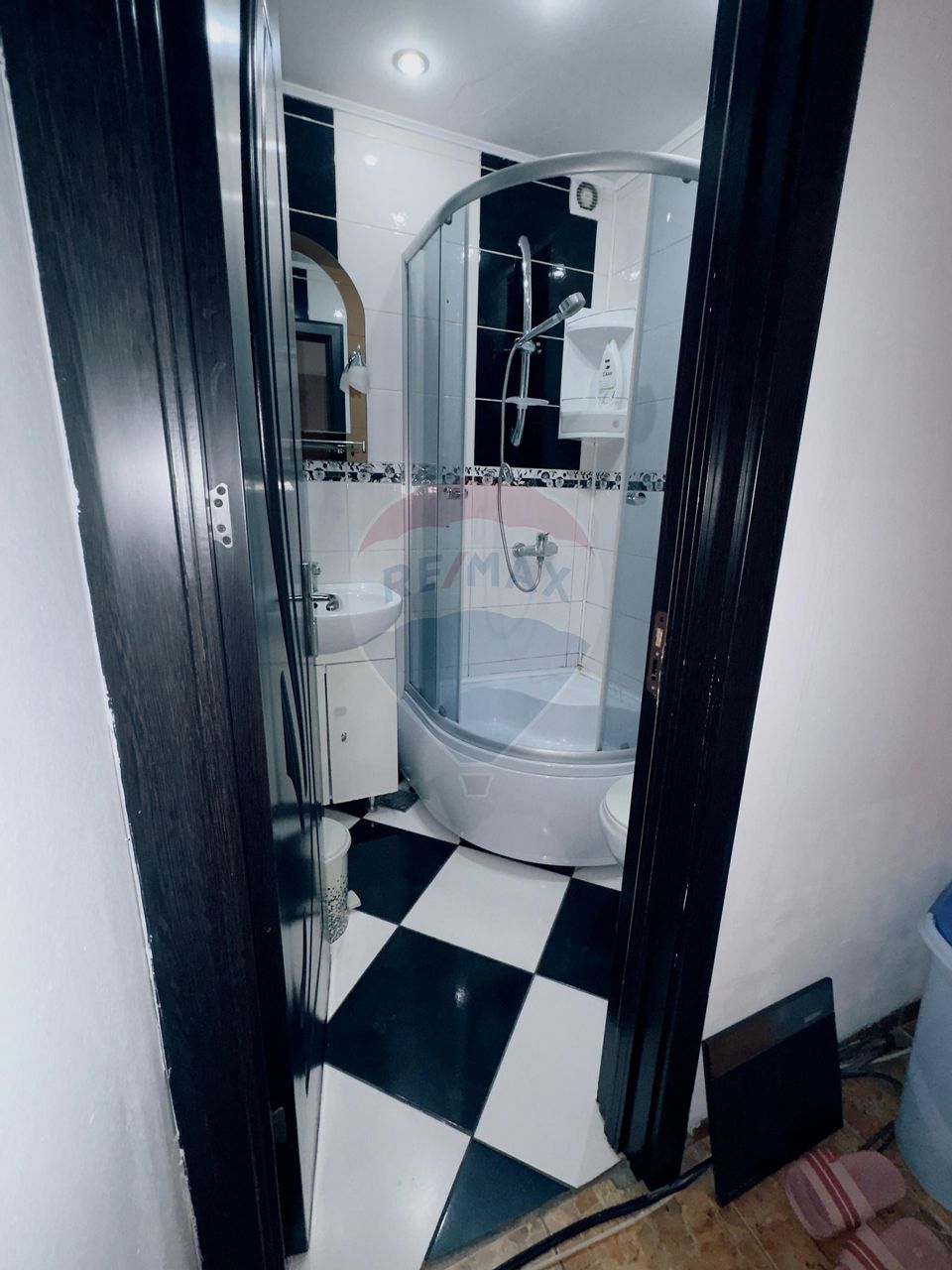 4 decomandate, 1 Mai, parter, bilateral, 75mp