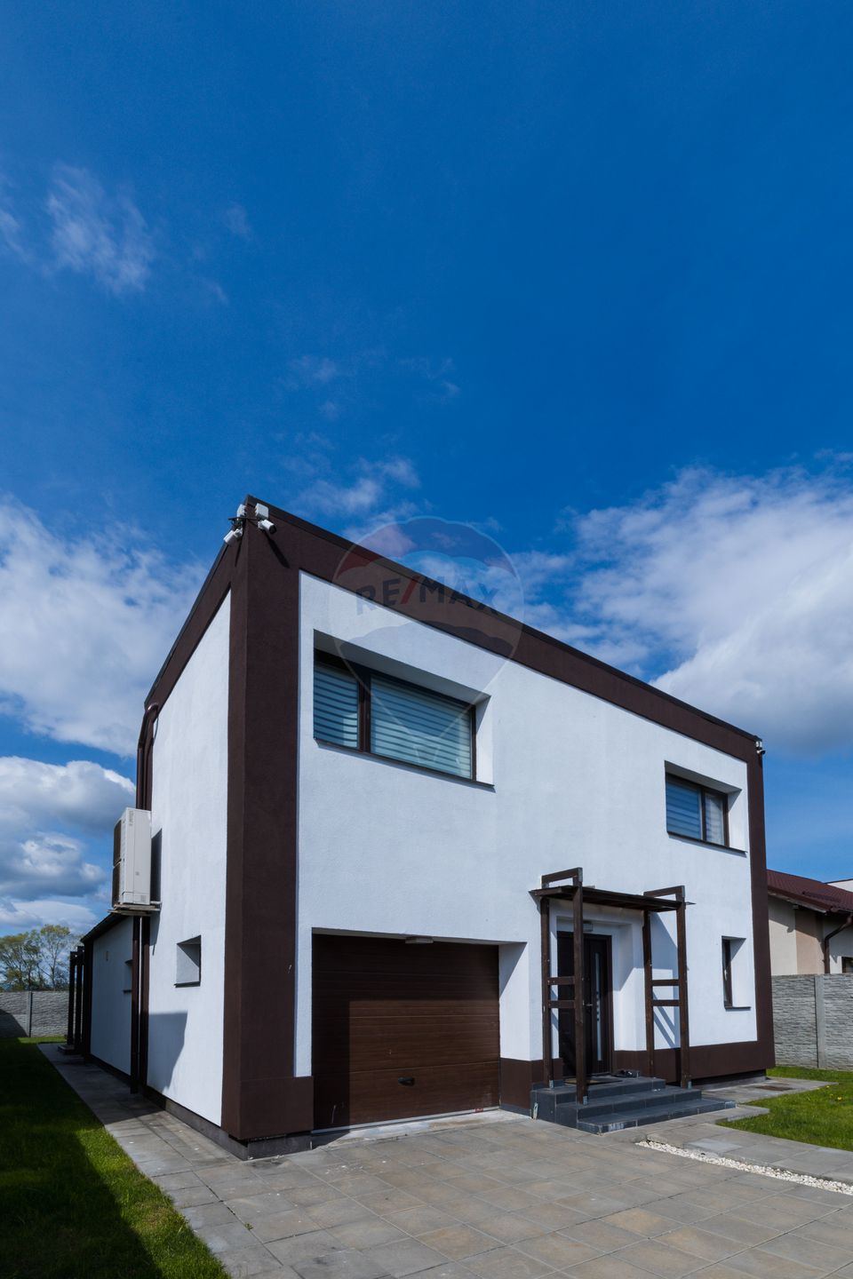 Casă premium în Stupini – finisaje de lux, complet mobilată