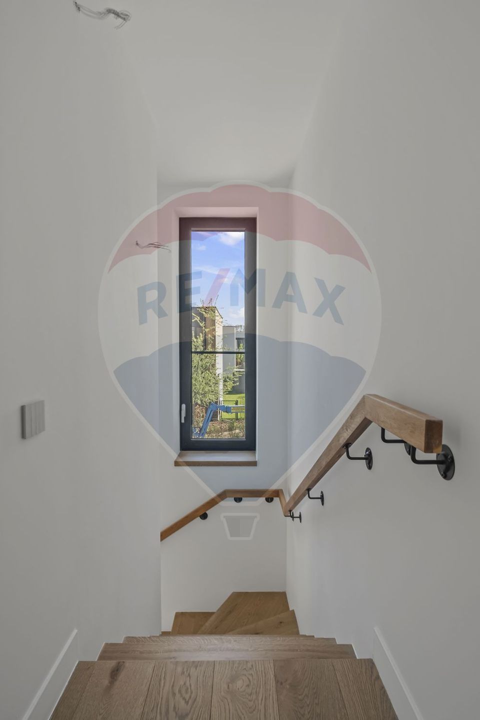 Modern villa with premium finishes, 5 rooms in Tunari - Amber Forest