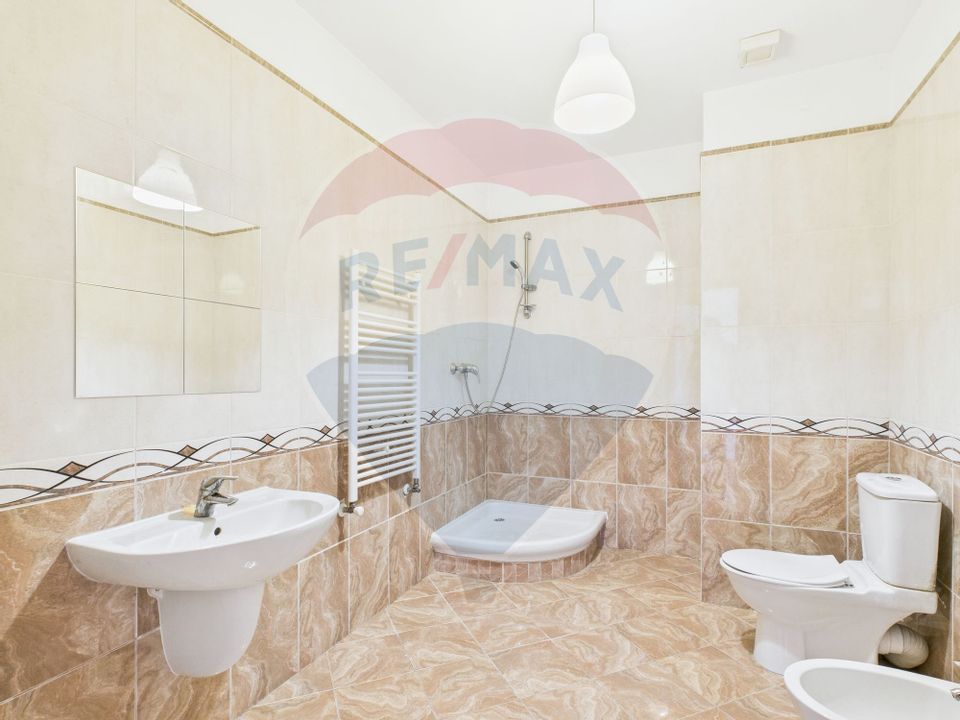 Apartament spatios 3 camere, locuinta sau birou