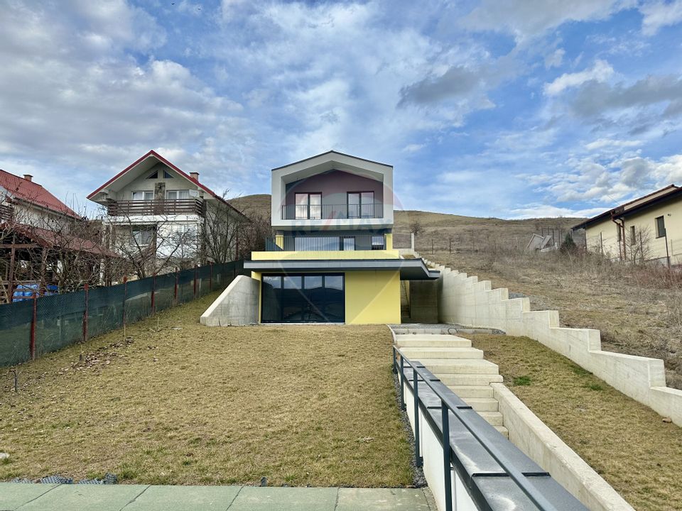 Casa premium de vanzare in Campenesti!