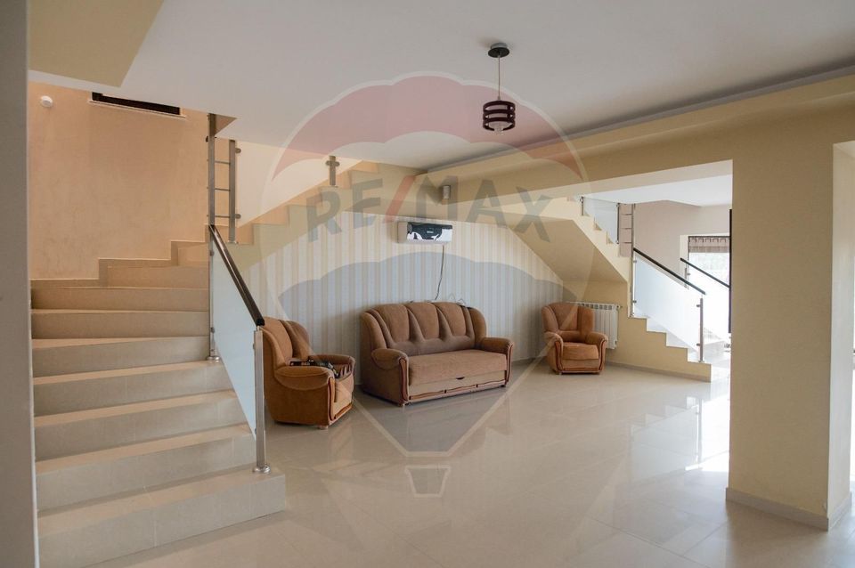 5 room House / Villa for sale