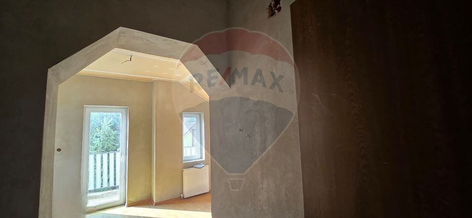 Casă la gri P+M cu anexă – oportunitate unică în Chișineu-Criș!