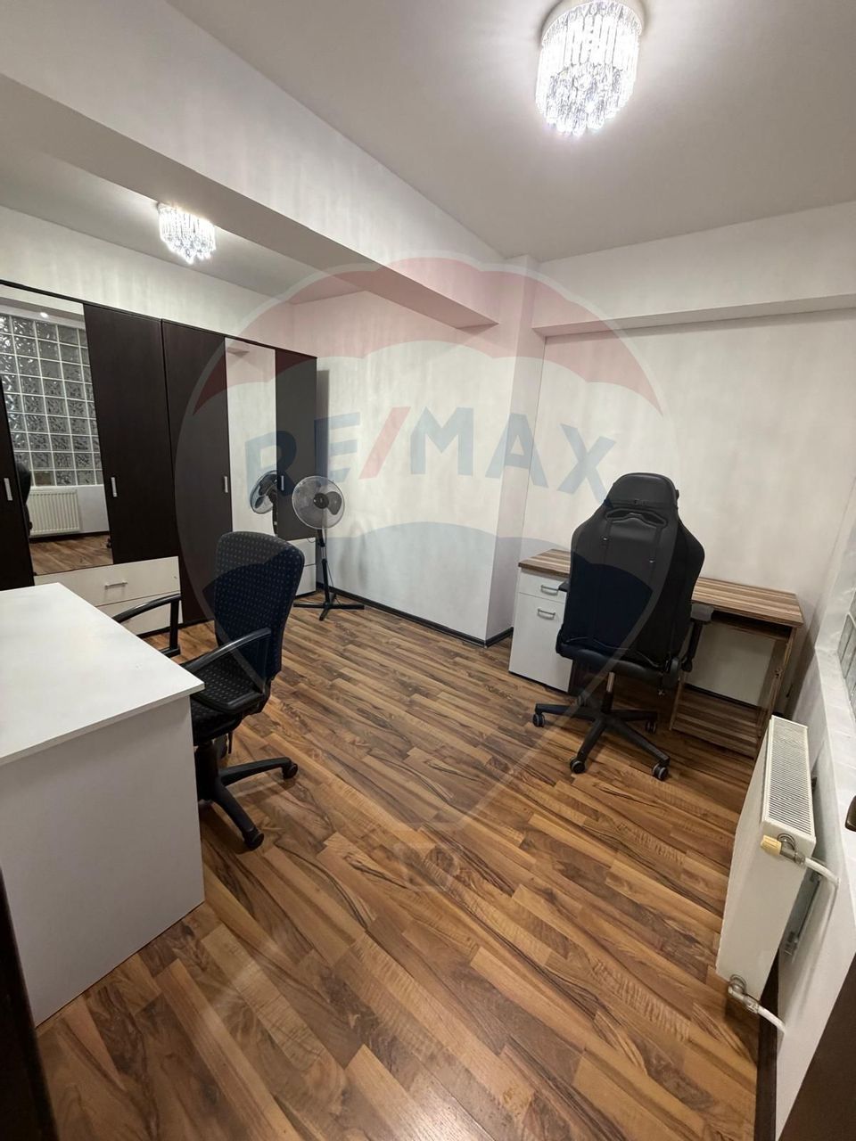 De vanzare apartament cu 2 dormitoare si living open space în Nufarul